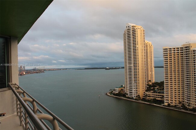 Primary Photo - 325 S Biscayne Blvd