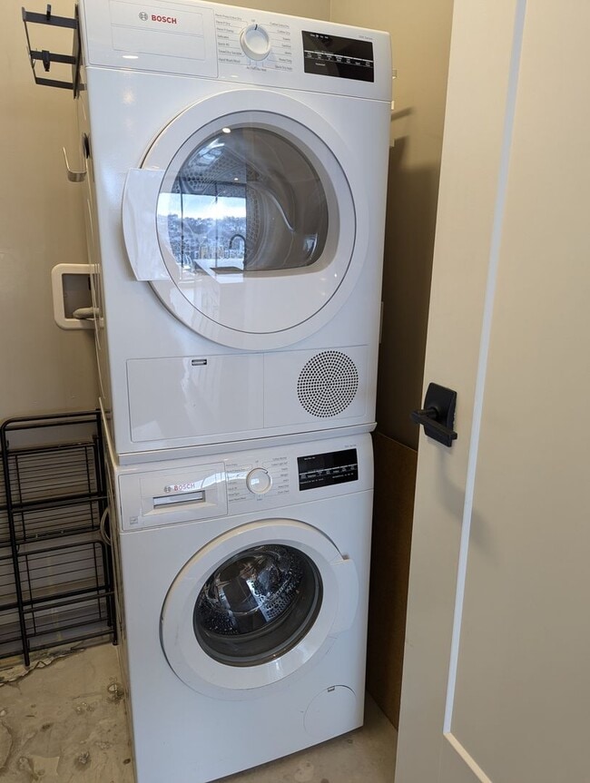 Building Photo - 1 Bedroom 1 Bathroom Condo in Downtown Pittsburgh