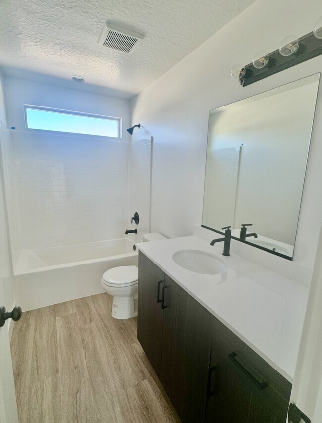 Building Photo - 5715 S Weehawken Ln
