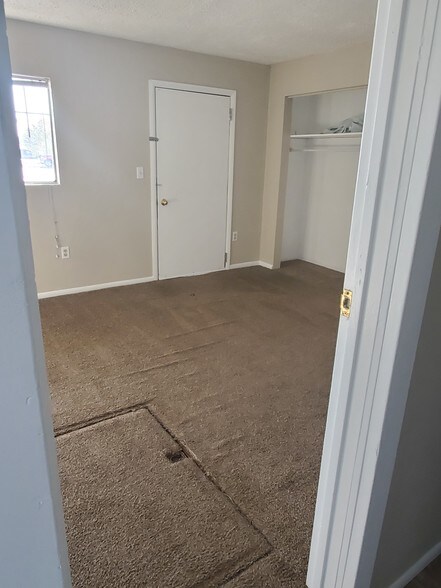 Building Photo - 610 Dahlia St