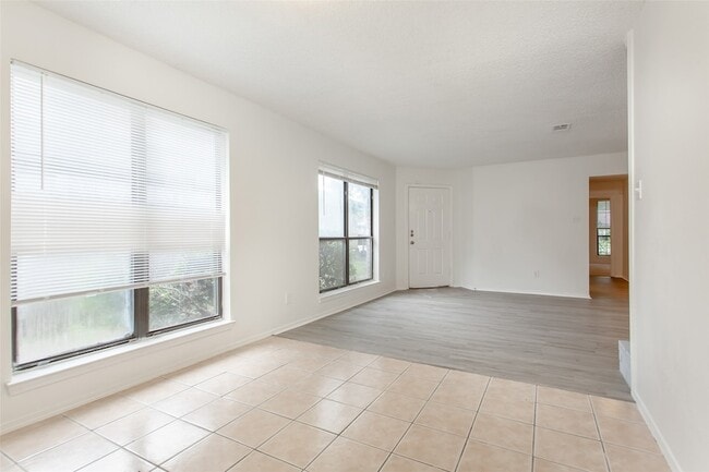 Building Photo - 1242 Misty Ln