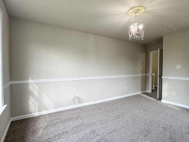 Building Photo - 14436 Sulphur Springs Terrace