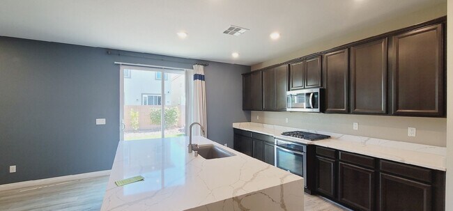 Building Photo - 8745 Boa Vis Ave