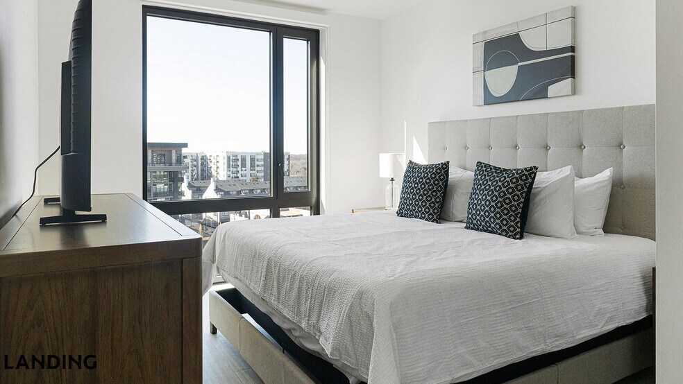 Building Photo - 1007 S Mint St