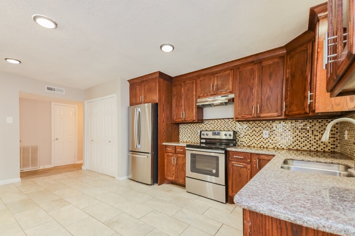 Building Photo - 6205 Magnolia Ln