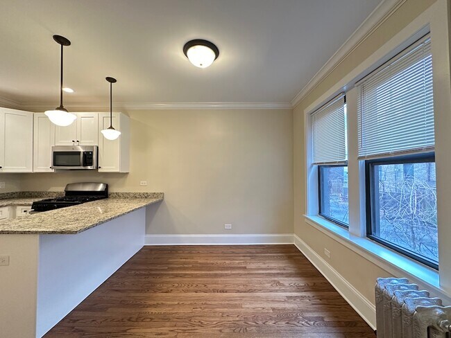 Building Photo - 1364 E 52nd St