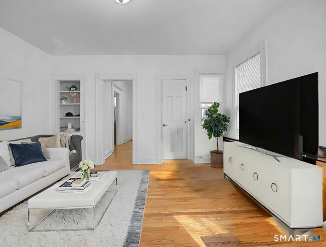 Building Photo - 373 Wood Ave