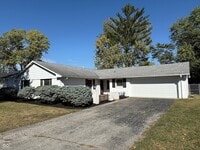 Building Photo - 130 Carmel View Dr