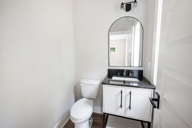 Building Photo - 415 Kershaw Dr