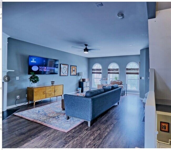 Building Photo - 4018 Edgecomb Dr