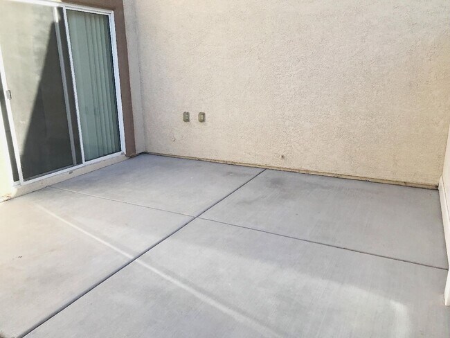 Building Photo - 4820 Palm Tree Ct