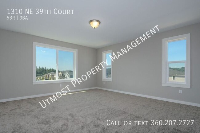 Building Photo - 1310 NE 39th Ct