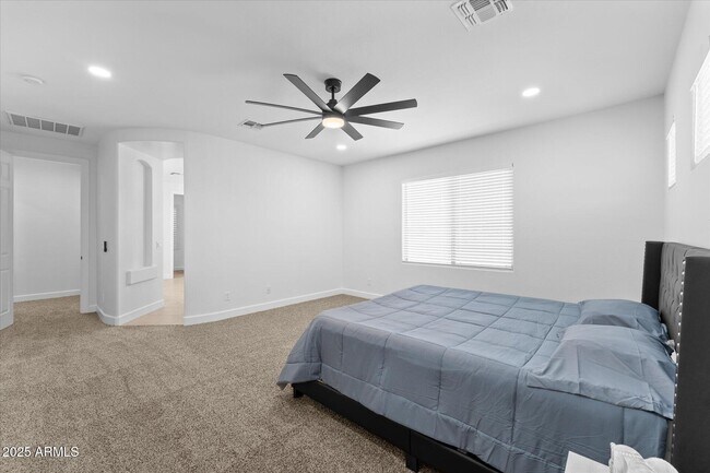 Building Photo - 3557 S Halsted Ct