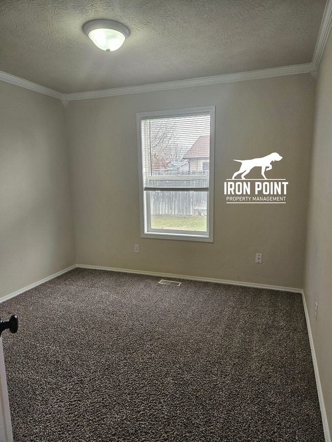 Building Photo - Candlestick Park Sub-3bed/2bath w/2 car ga...