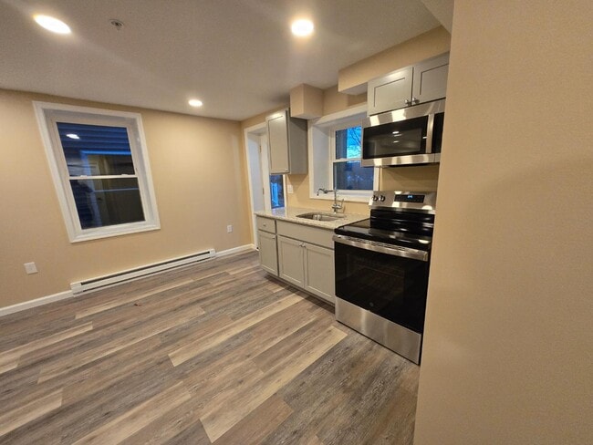 Building Photo - 123 2nd St