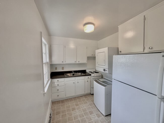 Interior Photo - Sedgefield