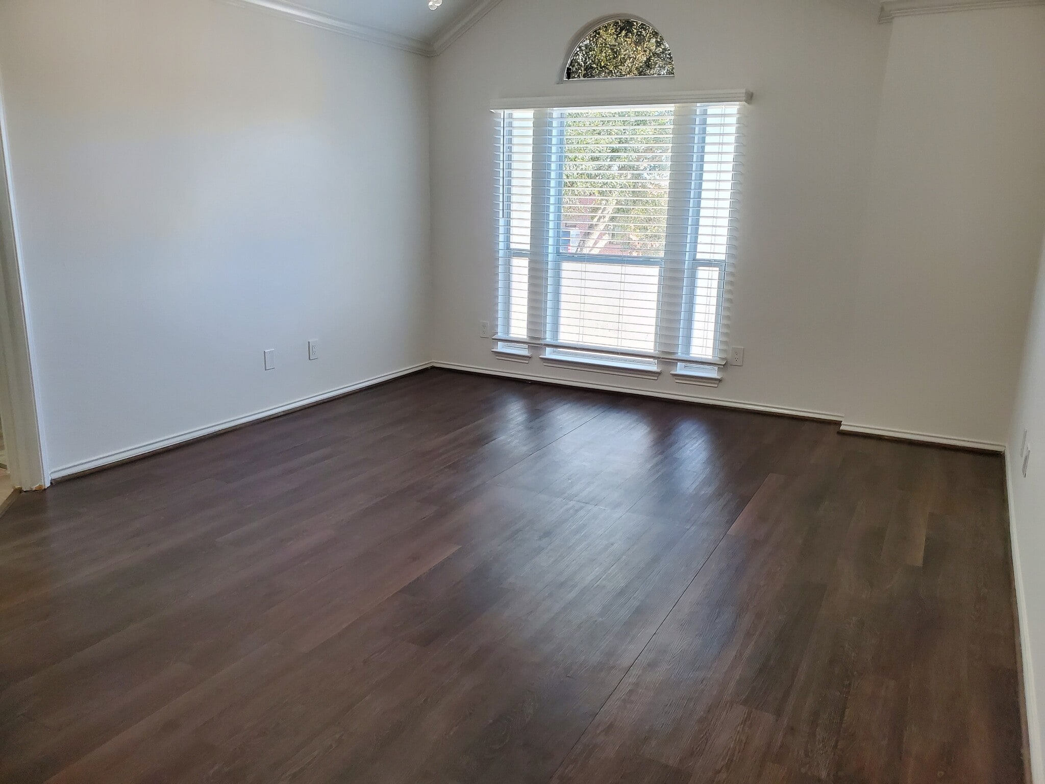 Building Photo - 6811 Independence Blvd