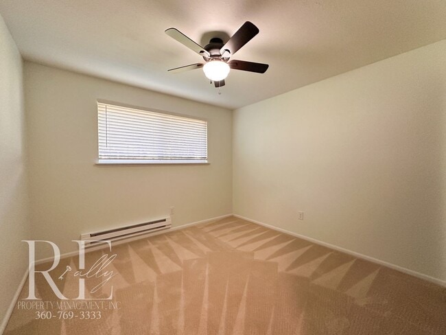 Building Photo - A Warm & Welcoming Rambler in the Heart of Central Kitsap