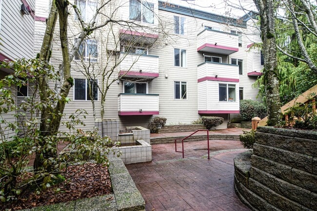 Building Photo - Shoreline Two Bedroom Condo