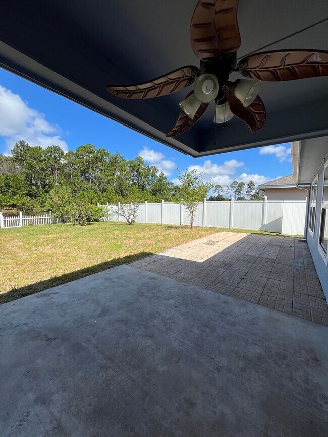 Building Photo - 209 Royal Palms Ave