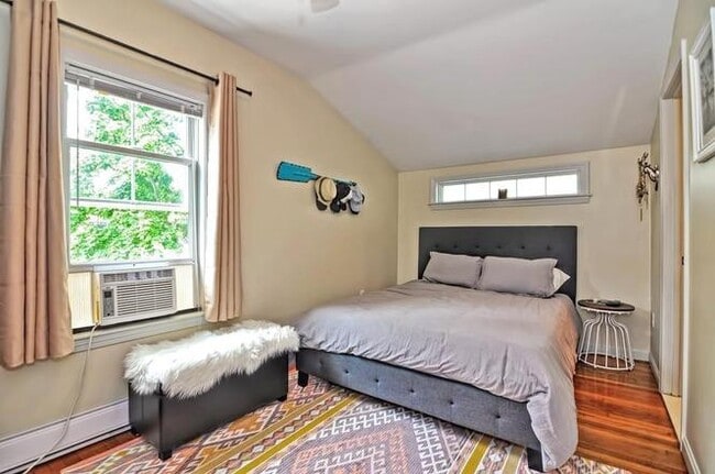 Building Photo - 12 Fisher St