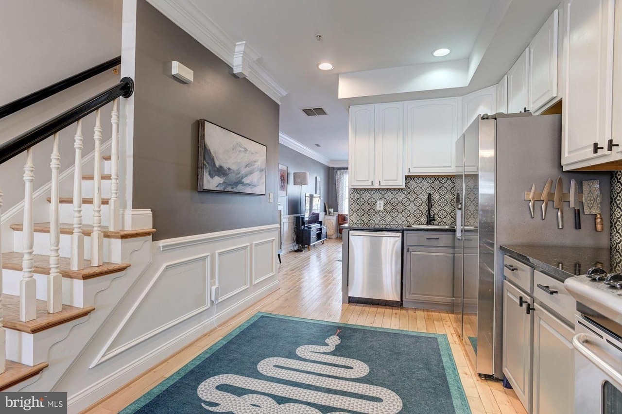 Building Photo - 81 W West St