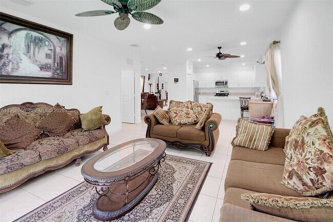 Building Photo - 1382 SE 26th Rd