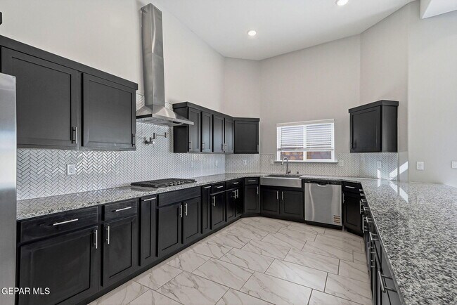 Building Photo - 13349 Cinderford Ave