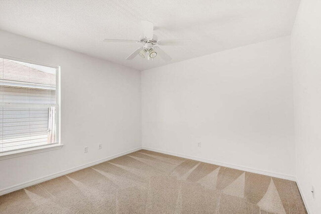 Building Photo - "Charming 3-Bedroom Home in Shalimar!"