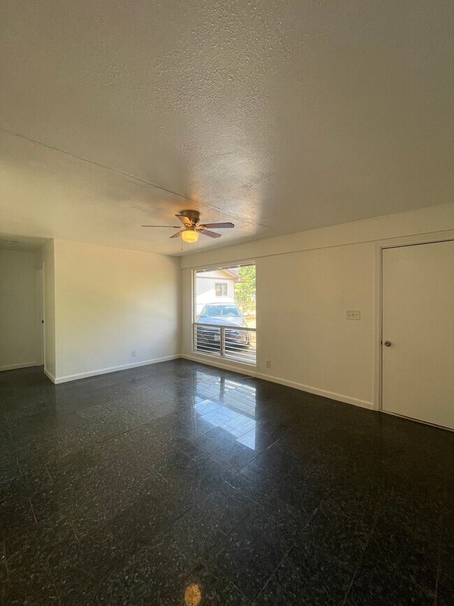 Building Photo - 84-1111 Lahaina Street