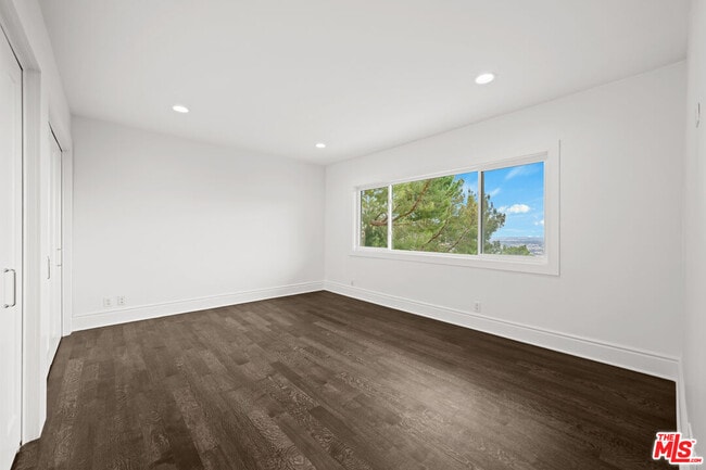 Building Photo - 1539 Viewsite Dr