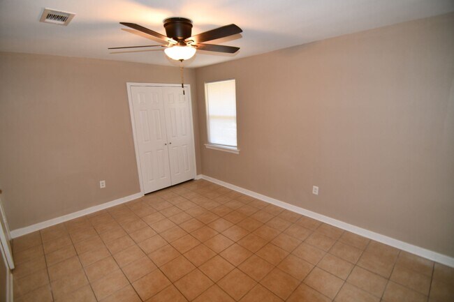 Building Photo - Must See!  Newly renovated, 3 bedroom, 1 bath home in Brownsfield off Plank Road