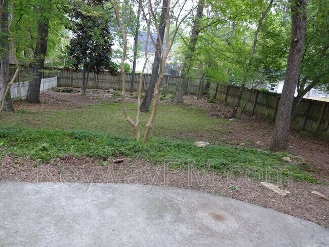 Building Photo - 1063 Waltons Pass