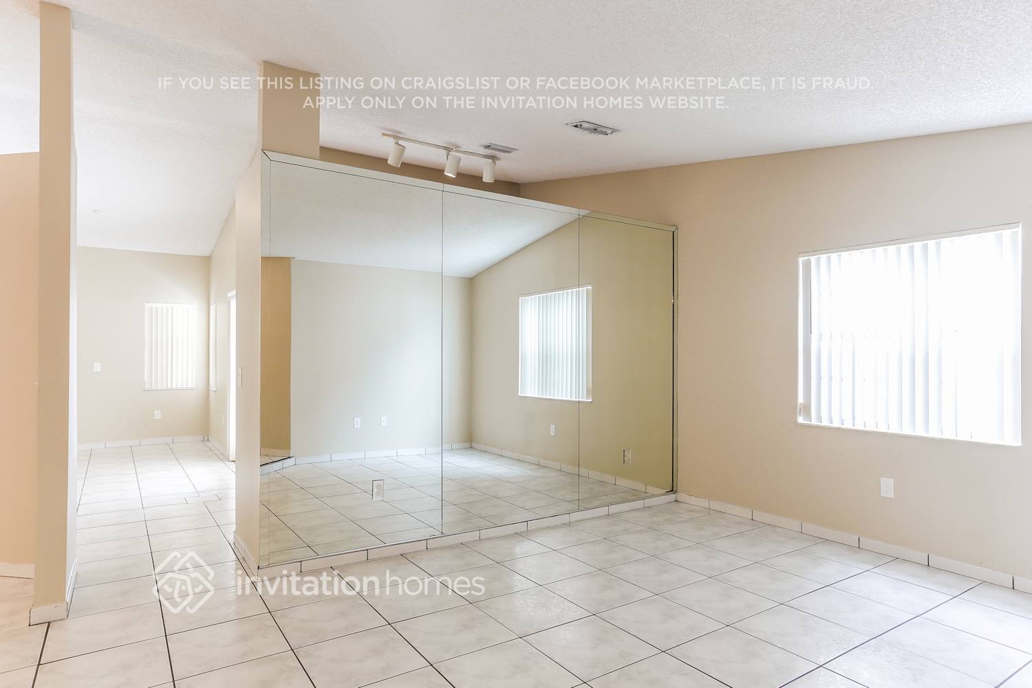 Building Photo - 4705 SW 143rd Ave