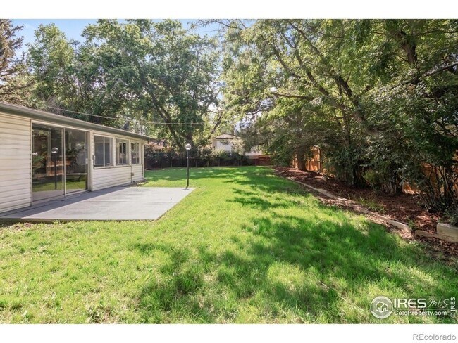 Building Photo - 2025 Grape Ave
