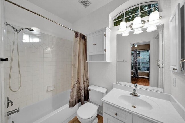 Building Photo - 1806 Rock Spring Ct