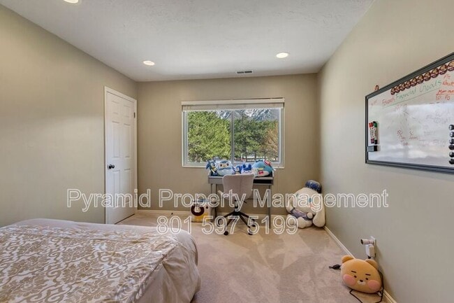 Building Photo - 10971 Cindy Cir