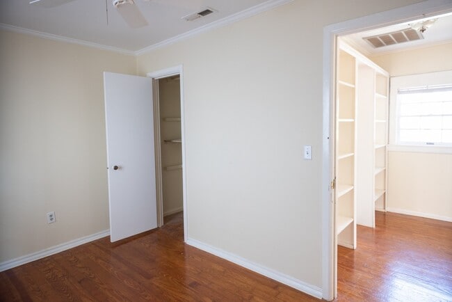 Building Photo - 47 Laurens St