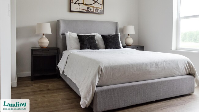 Building Photo - 9906 Runway Dr