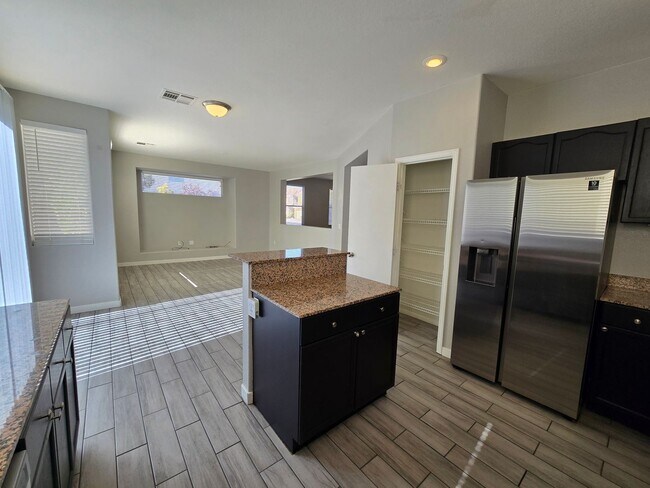 Building Photo - 4 Bedroom Rhodes Ranch Home