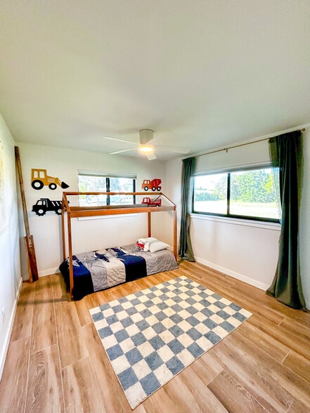 Building Photo - 4791 Palmetto Terrace