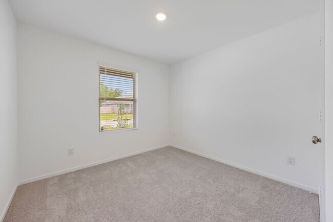 Building Photo - 25625 Rose Creek Dr