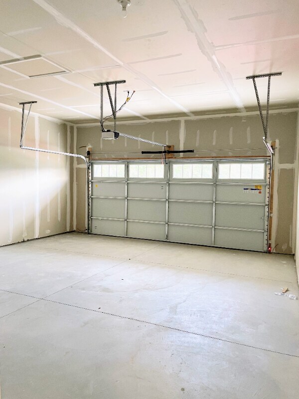Building Photo - 6228 Hawthorne Ave