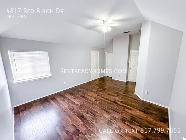 Building Photo - 4817 Red Birch Dr