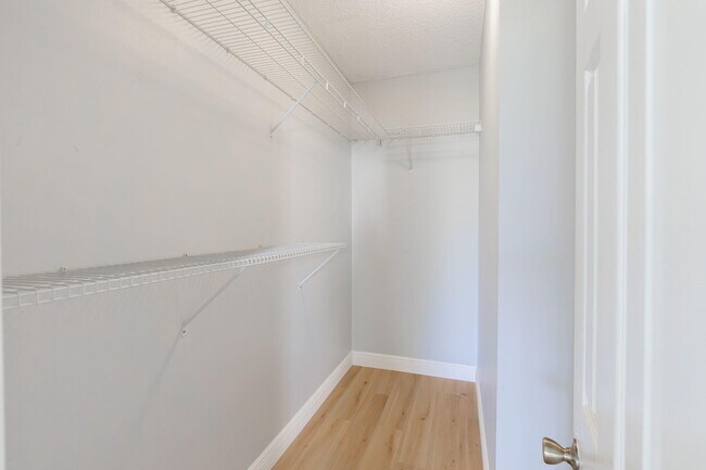 Building Photo - 231 Cypress Point Dr