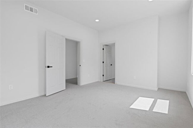 Building Photo - 295 38th St
