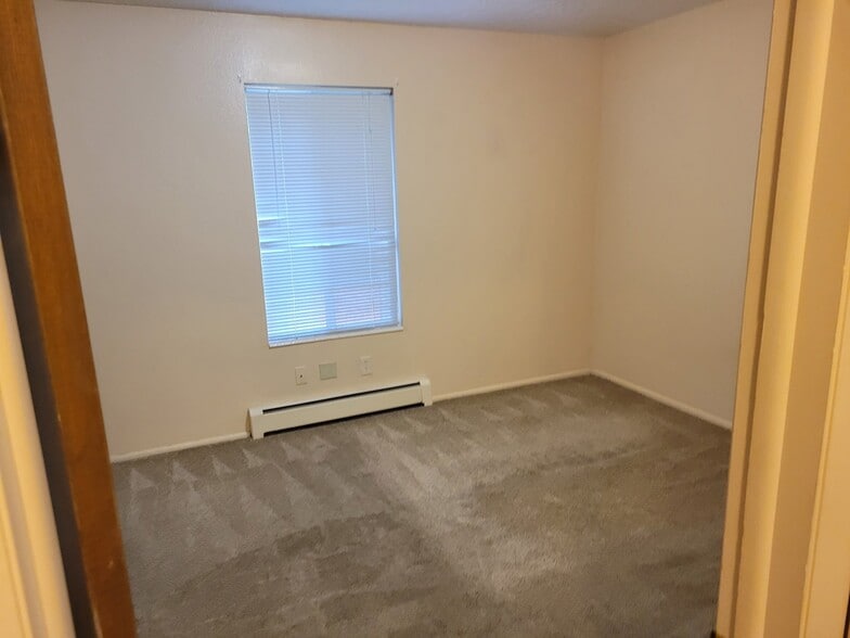 Building Photo - 426 W 200 S