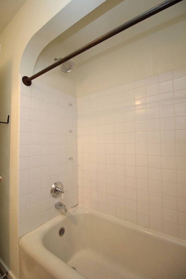 Building Photo - Spectacular 3 Bed English Tudor in the Per...