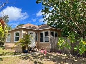 Building Photo - Gulfport charm 3/1 1 car garage