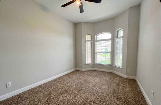 Building Photo - AVAILABLE NOW; APPLY AT OUR WEBSITE TODAY!!